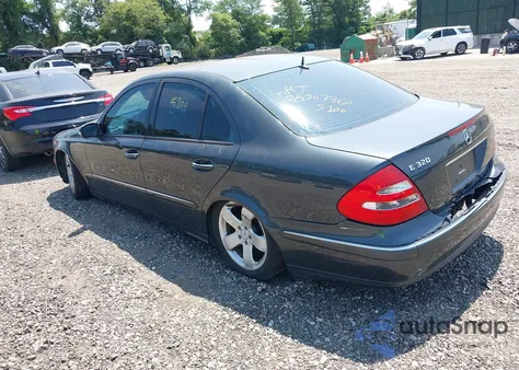 2004 Mercedes-Benz E 320 z USA, uszkodzony, nr VIN WDBUF65J94A537954